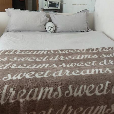 Appartement Leone Paris à Windhoek Extérieur photo