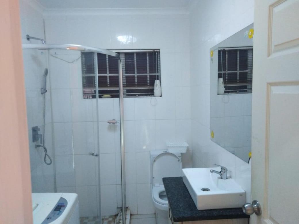 Appartement Leone Paris à Windhoek Extérieur photo